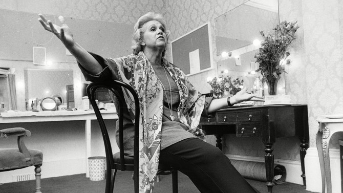Barbara Cook Singer In Dressing Room 1986.